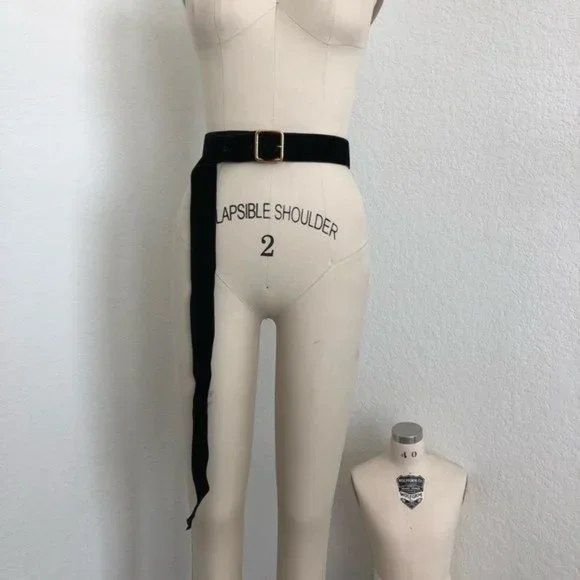 Louis Vuitton Velvet Leather Backed Branded Logo Buckle Belt - Picture 2 of 11